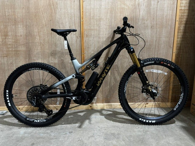 ELyte EVO Stag Works Medium  Trail/enduro electric mountain bike - Outlet
